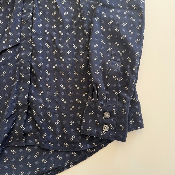Banana Republic-Women’s 100% Silk Blouse-Navy-Neck Tie-Classic-Chainlink-Size 2 - Picture 6 of 15